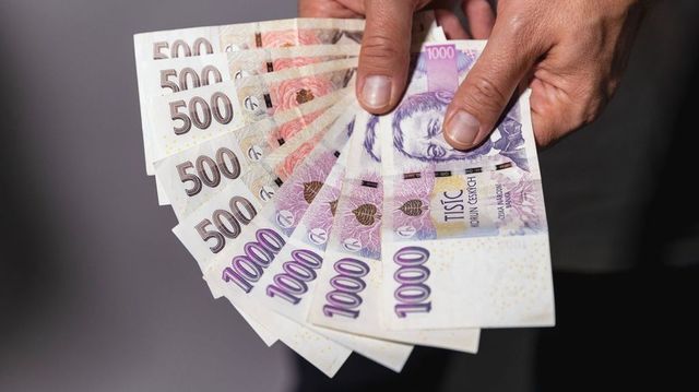 Průměrná mzda v Česku vzrostla na téměř 52 tisíc korun