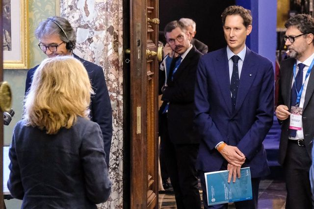 Meloni, Elkann ha mancato di rispetto al Parlamento