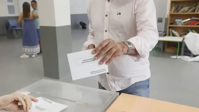 Elecciones en el País Vasco 2024 en directo | Bildu parte como favorito en unos ajustados comicios