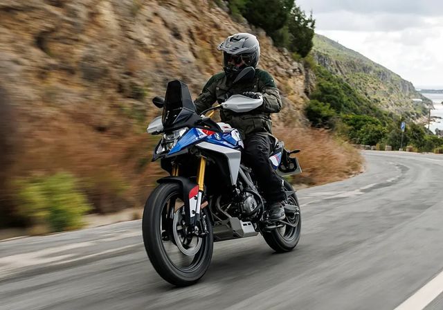 Probamos la nueva BMW F 450 GS Trophy, una trail A2 de alta gama que rejuvenece la familia GS
