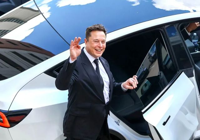 Las ventas de Tesla caen un 12% y la compañía entrega 29.000 millones a Elon Musk