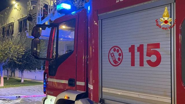 Principio d'incendio a Milano, trenta evacuati in un ostello accanto al Conservatorio