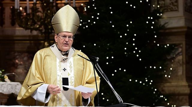 Zsúfolásig megtelt Szent István-bazilika