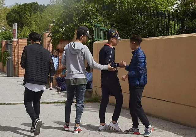 Pena de cárcel por llamar «escoria» a menores extranjeros no acompañados en Facebook