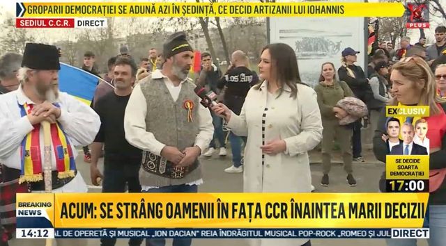 Susținătorii lui Călin Georgescu sunt în fața sediului CCR