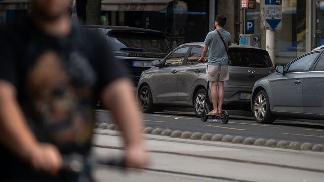Heteken belül jöhet a KRESZ-módosítás a rolleres balesetek számának növekedése miatt