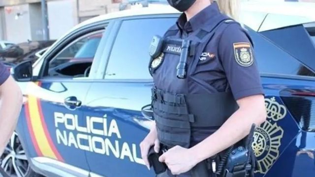 Hallan el cadáver de un hombre degollado en una finca de Estepona