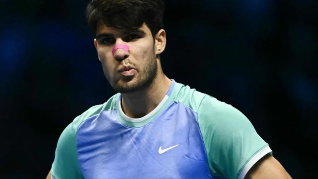 Alcaraz cae ante Zverev y necesita un milagro para estar en semifinales