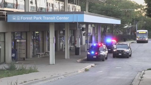 Patru persoane au fost împușcate mortal într-un tren din Chicago