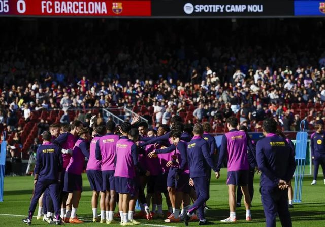 El Barça se reencuentra con el Camp Nou 894 días después