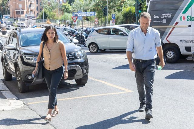 Report, Presutti e Piervincenzi arrivano in sede Rai a via Teulada per incontrare Corsini