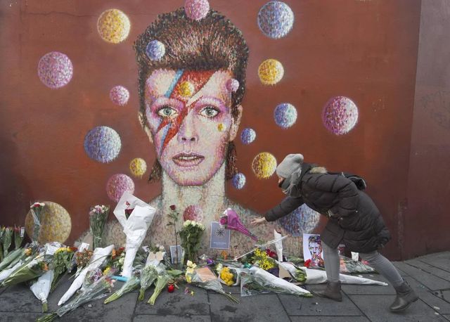 Dieci anni fa moriva David Bowie, resta un'icona senza tempo