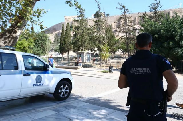 Doi turiști americani, înjunghiați la intrarea în zona Acropole din Atena