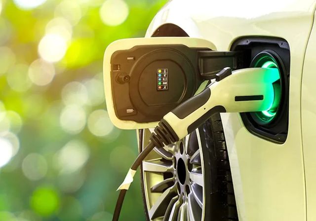 Los ecologistas dudan de las emisiones reales de los coches híbridos enchufables