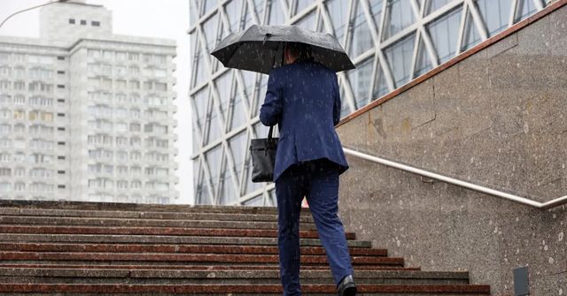 Česko zasáhnou silné bouřky, mohou stoupat hladiny řek