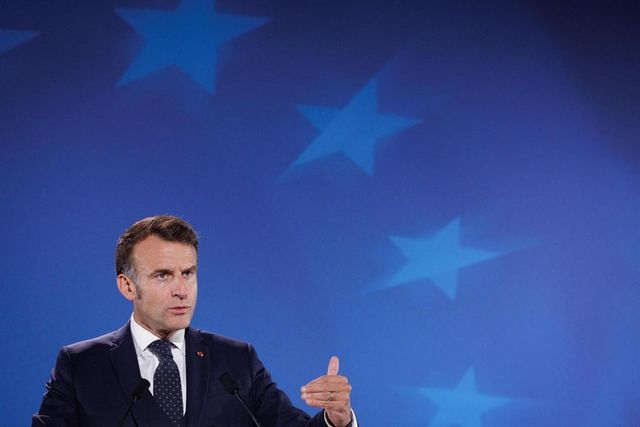 Ucraina: Macron a Putin, cessate il fuoco al più presto e negoziati