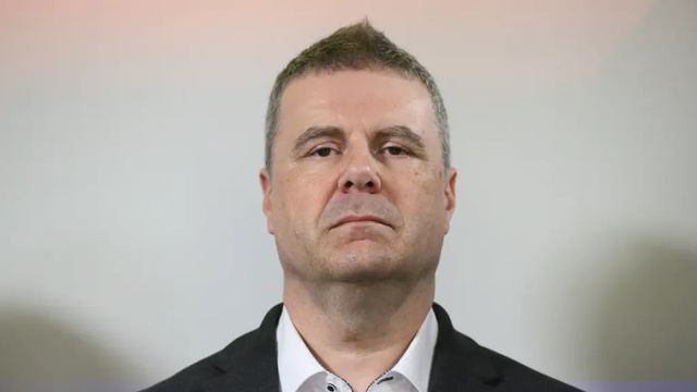 Novým předsedou komunistů se stal dosavadní mluvčí Roun