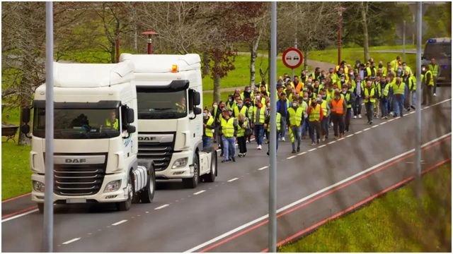 El transporte de mercancías por carretera desconvoca la huelga pero se mantiene en el de viajeros