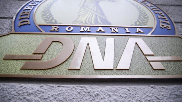 Comisar șef de la Poliția Economică Giurgiu, flagrant cu mită de 10.000 lei