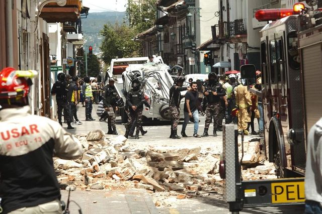 Cel puțin 14 persoane au murit în urma cutremurului cu magnitudine 6,8 produs în Ecuador