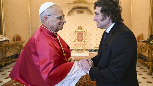 León XIV promete a Milei que visitará Argentina durante su primer encuentro en el Vaticano