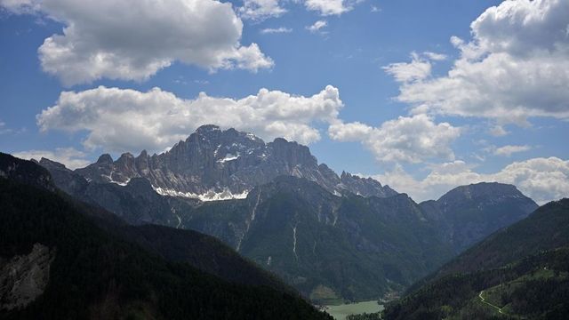 Belluno, base jumper si lancia e muore a 41 anni