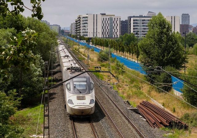 Bruselas quiere conectar Madrid con París y Lisboa con un tren de alta velocidad para 2035