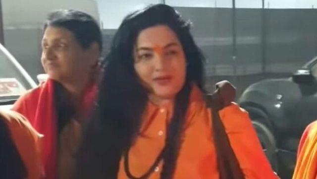 Mamta Kulkarni quits acting forever, becomes sadhvi, joins Kinnar Akhara, photos go viral, her new name is…