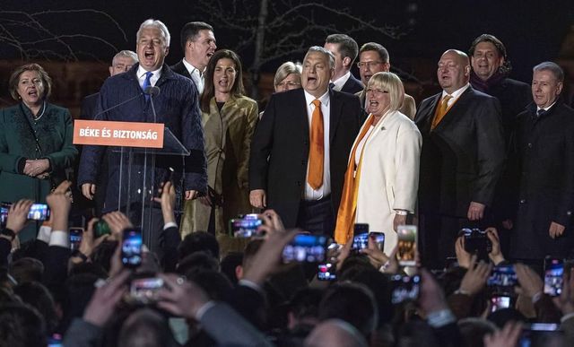 A fideszesek számára nagy probléma a háború, míg a többség inkább a korrupció és a megélhetés miatt aggódik