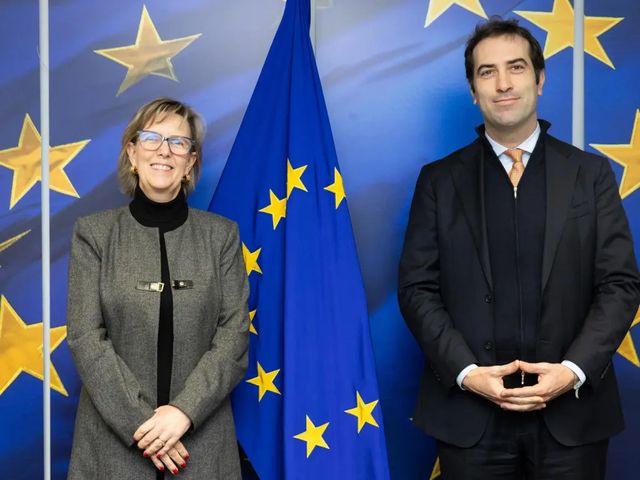 Bruselas expedienta al Gobierno de Sánchez por frenar indebidamente la opa del BBVA sobre Sabadell