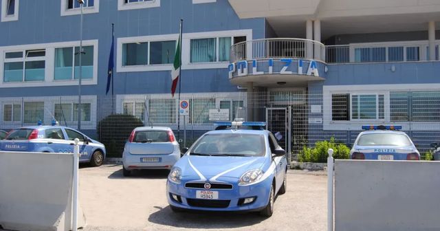 Traffico di droga e omesso sequestro, arrestati 5 poliziotti