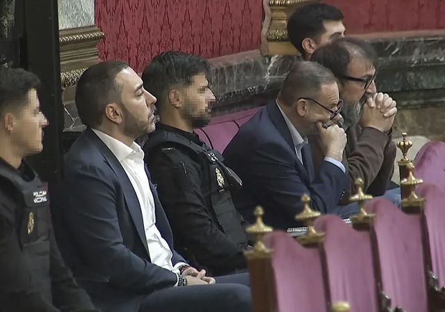 La caja de Ferraz ha eclipsado a las mascarillas en el juicio del Supremo