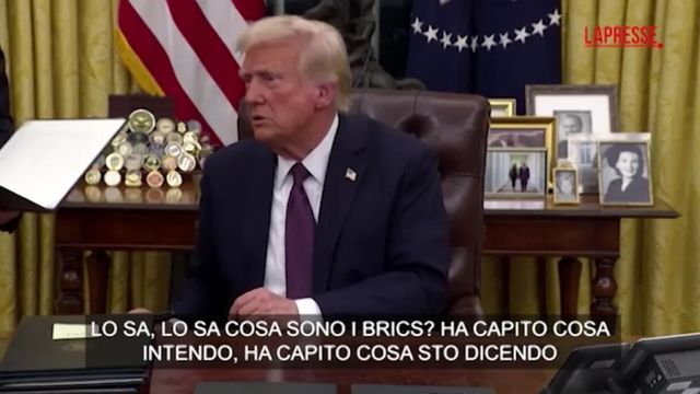 Donald Trump confonde la Spagna con i Brics