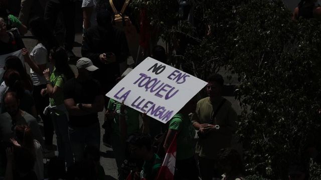 La izquierda se moviliza y el PP acepta el duelo: la batalla en las aulas entra en la legislatura