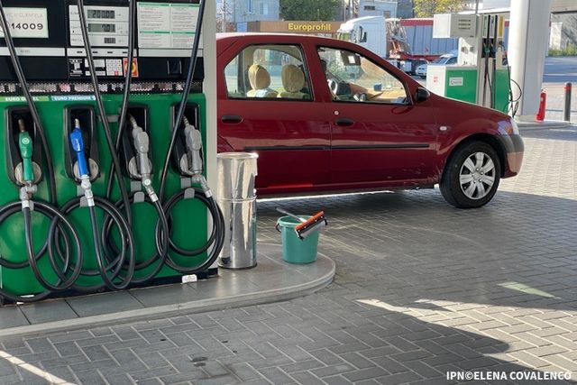 Noi prețuri la benzinării. Carburanții se ieftinesc treptat, de două săptămâni