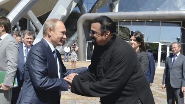 Steven Seagal își vinde conacul din Moscova pentru 7,5 milioane de dolari