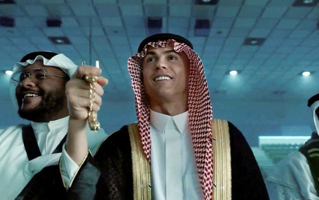 Cristiano Ronaldo, în ținută tradițională saudită de ziua națională a Arabiei Saudite