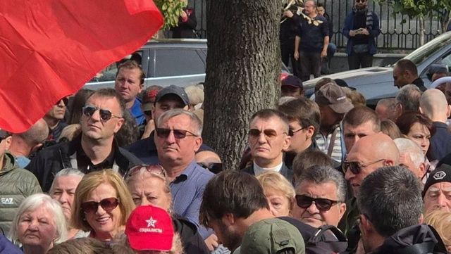 Protestul lui Dodon și Tarlev, sprijinit de oamenii lui Șor, un eșec în fața Parlamentului