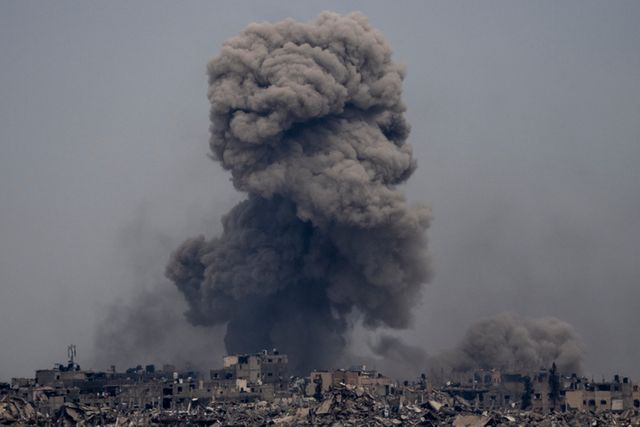 Преговорите за спиране на огъня в Газа продължават, съобщи източник на Ройтерс