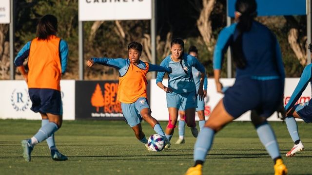 Women's football team sent undersized jerseys, forced to buy local kits