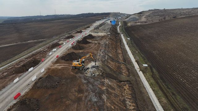 Lázár János közbeszerzési törvény módosítására készül a Strabag miatt