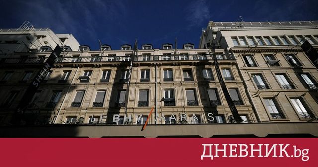 Кола се вряза в пешеходци във Франция, 10 души са ранени