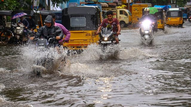 Tamil Nadu Braces For Heavy Rain, Schools Shut In Chennai, Nearby Districts