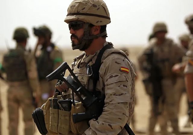 España traslada a un lugar seguro a sus militares de Irak