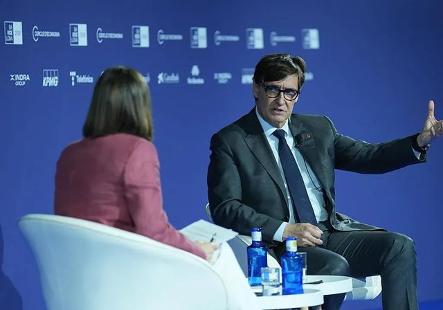 Illa denuncia la «coincidencia de agendas» contra los gobiernos de Cataluña y España