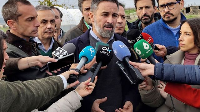 Abascal se desentiende de Revuelta y proclama que Vox es un “partido limpio”