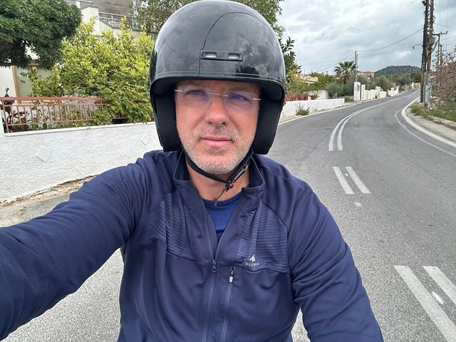 Moșteanu își publică diploma de licență, după ce universitatea trecută în primul CV din 2016 spune că nu a fost niciodată student acolo