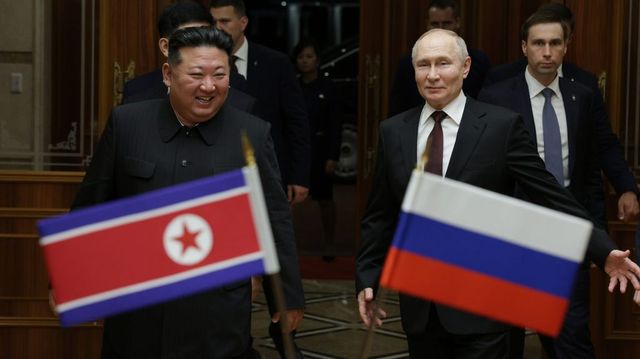 Teljes támogatást ígért Oroszországnak az ukrajnai háborúhoz Kim Dzsongün
