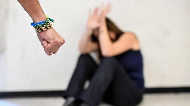 ++ Accoltella la ex e poi tenta il suicidio, in carcere 33enne ++