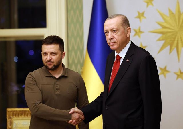 Zelensky, con Erdogan sforzi per riattivare accordo grano